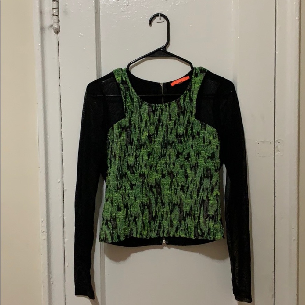 Lulumari green top